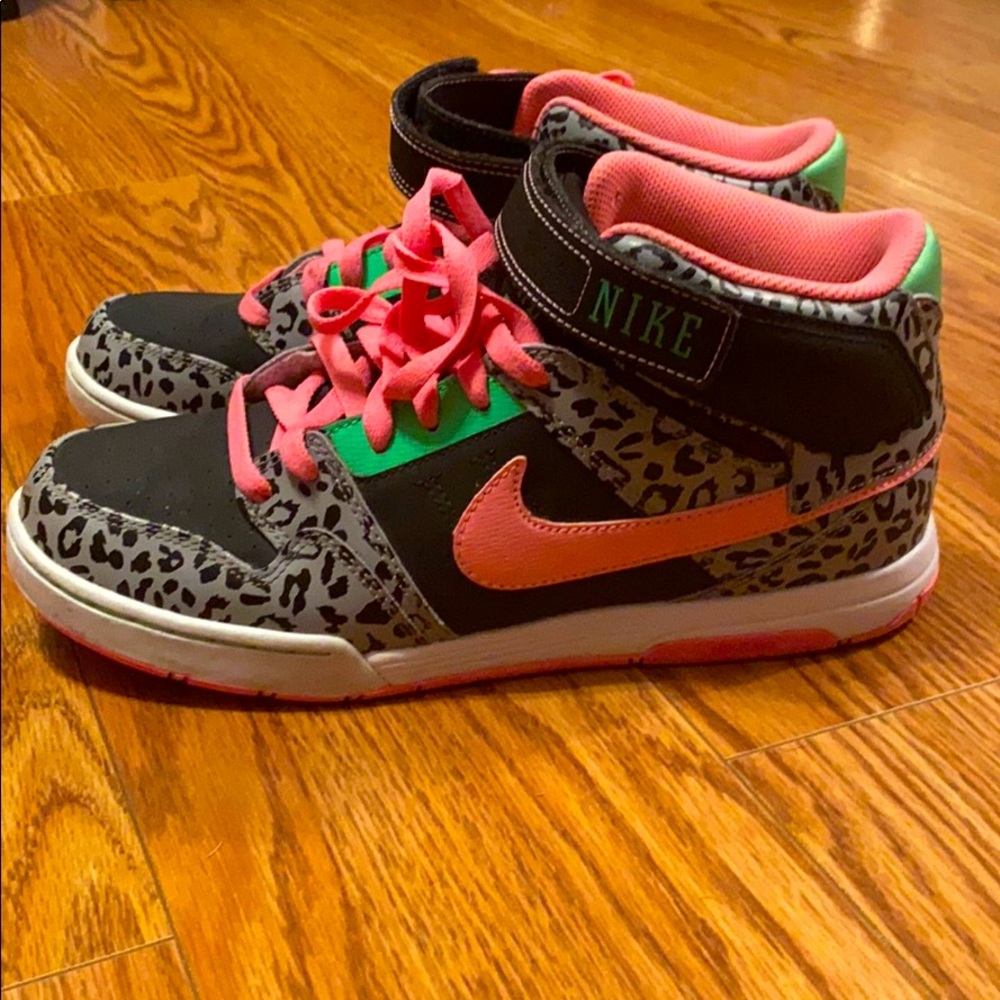 Nike size 11 women
